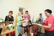 Выставка "Привлекательные цвета" стала праздником для талантливых художников -  Гюльнара Халилова (фото)