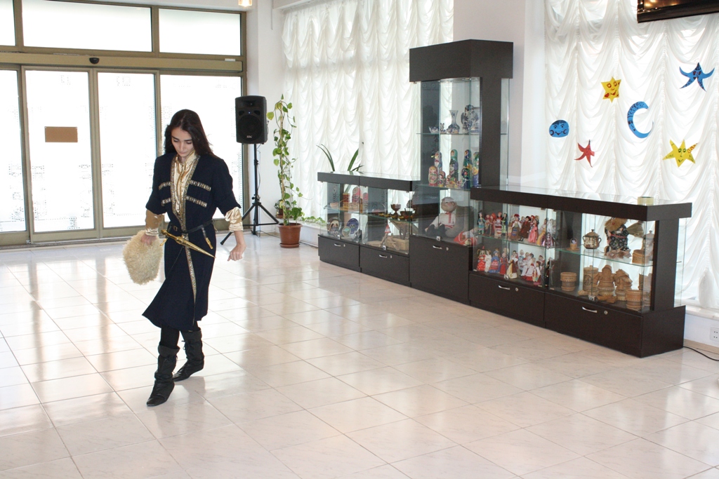 В Баку отметили Международный день мира (фото)