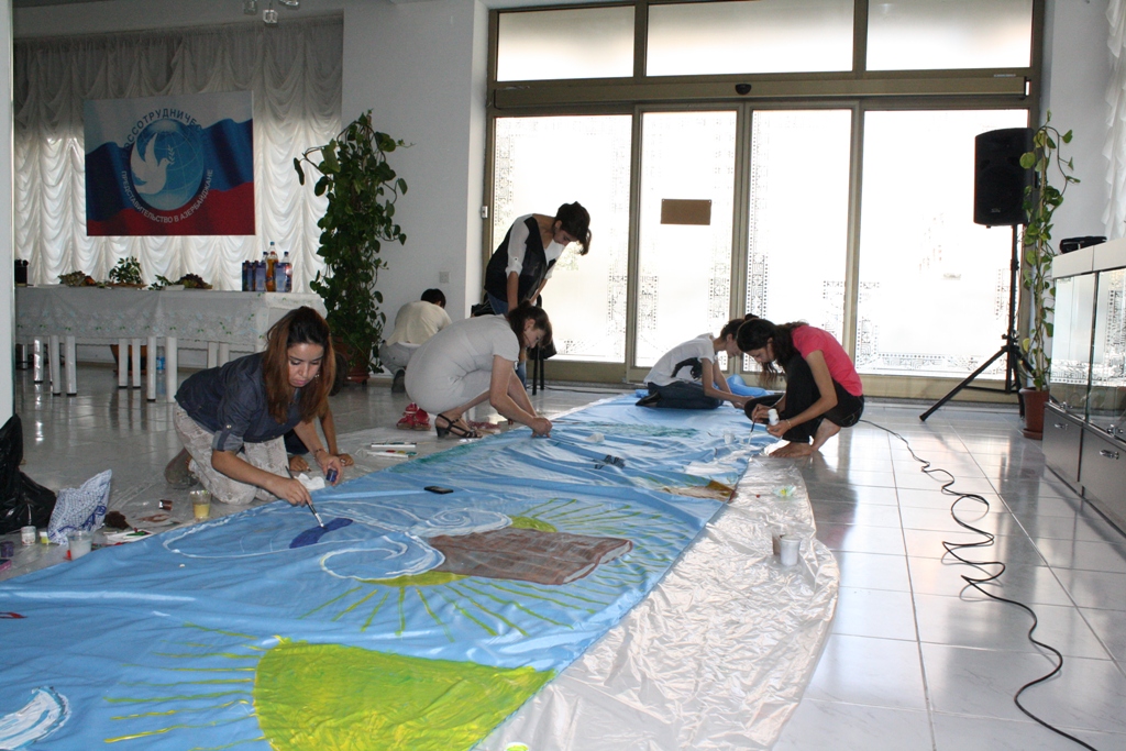 В Баку отметили Международный день мира (фото)