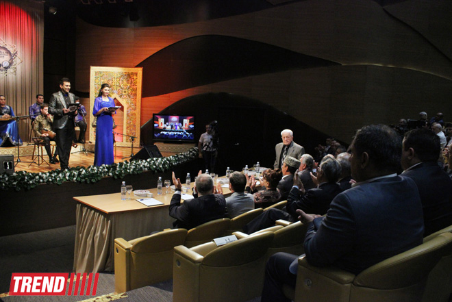 "Эйнулла Джабраилов прославился как вдохновенный исполнитель ашугских напевов" - конкурс мугама (фото)