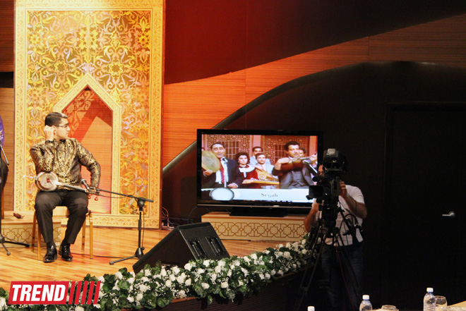 "Эйнулла Джабраилов прославился как вдохновенный исполнитель ашугских напевов" - конкурс мугама (фото)