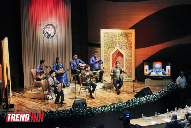 "Эйнулла Джабраилов прославился как вдохновенный исполнитель ашугских напевов" - конкурс мугама (фото)