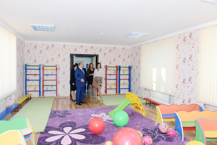 Первая леди Азербайджана приняла участие в церемонии открытия нового жилого здания для выпускников интернатов и детских садов (версия 3) (ФОТО)