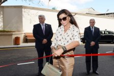 Первая леди Азербайджана приняла участие в церемонии открытия нового жилого здания для выпускников интернатов и детских садов (версия 3) (ФОТО)