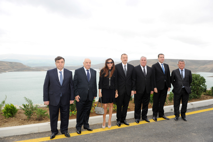 Президент Азербайджана и его супруга приняли участие в церемонии открытия ряда крупных объектов в Шабранском районе (ФОТО)
