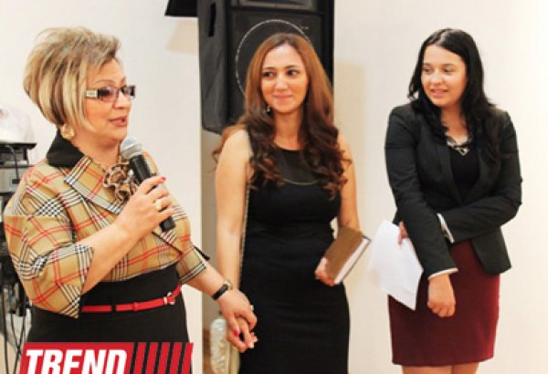 В Баку открылась фотовыставка личных вещей корифеев культуры и искусства (фото)