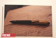 В Баку открылась фотовыставка личных вещей корифеев культуры и искусства (фото)