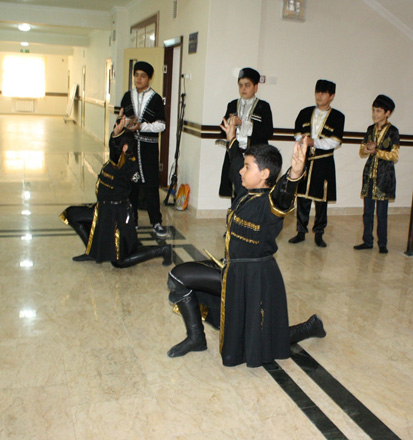 В Баку прошло мероприятие, посвященное Расулу Гамзатову (фото)