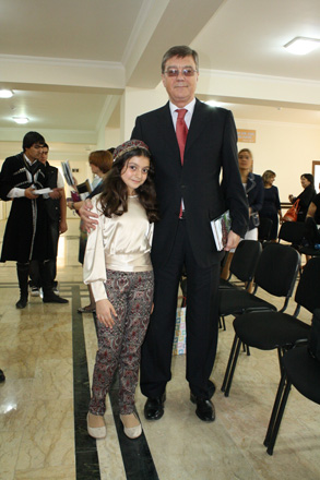 В Баку прошло мероприятие, посвященное Расулу Гамзатову (фото)