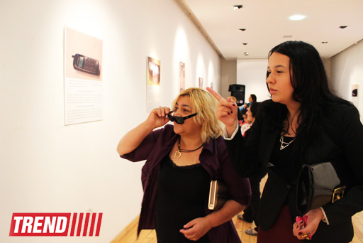 В Баку открылась фотовыставка личных вещей корифеев культуры и искусства (фото)