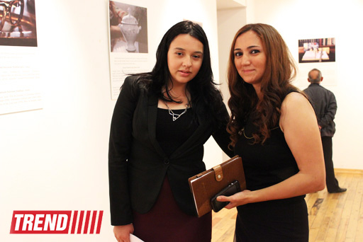 В Баку открылась фотовыставка личных вещей корифеев культуры и искусства (фото)