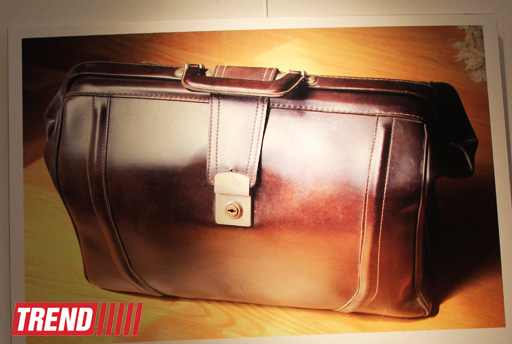 В Баку открылась фотовыставка личных вещей корифеев культуры и искусства (фото)