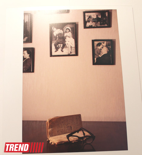 В Баку открылась фотовыставка личных вещей корифеев культуры и искусства (фото)