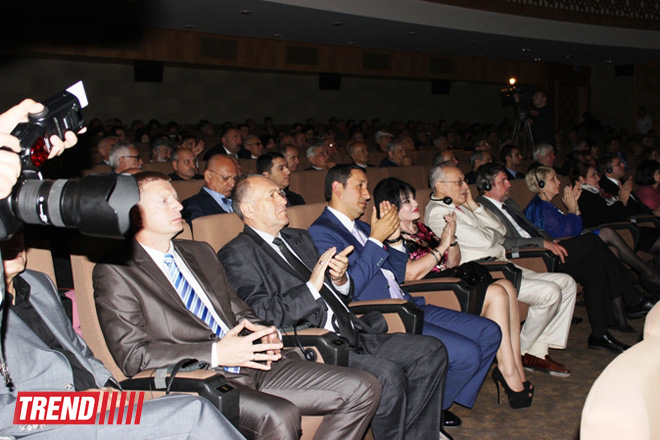 Звезды кино на красной дорожке, потрясающее шоу - "Азербайджанфильм-90" (ФОТО)