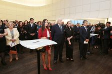 Вице-президент Фонда Гейдара Алиева Лейла Алиева приняла участие в открытии выставки народного художника Азербайджана Таира Салахова (ФОТО)