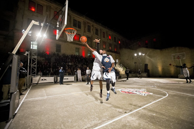 Азербайджанский спортсмен принял участие в "Битве королей" в тюрьме Алькатрас (фото)