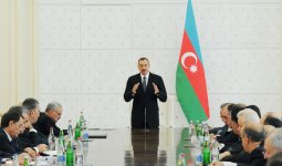 Под председательством Ильхама Алиева состоялось заседание правительства по итогам 9 месяцев 2013 года и предстоящим задачам (ФОТО)