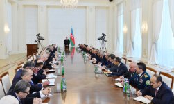 Под председательством Ильхама Алиева состоялось заседание правительства по итогам 9 месяцев 2013 года и предстоящим задачам (ФОТО)