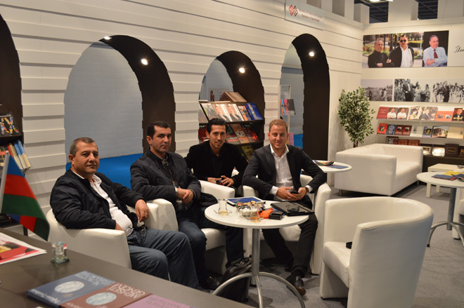 Азербайджан представлен на крупнейшей книжной ярмарке мира Frankfurter Buchmesse (фото)