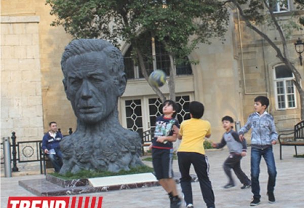 Алиага Вахид и детский футбол в Ичери Шехер (фотосессия)