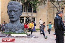 Алиага Вахид и детский футбол в Ичери Шехер (фотосессия)