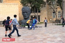 Алиага Вахид и детский футбол в Ичери Шехер (фотосессия)