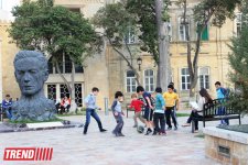 Алиага Вахид и детский футбол в Ичери Шехер (фотосессия)