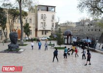 Алиага Вахид и детский футбол в Ичери Шехер (фотосессия)