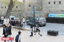 Алиага Вахид и детский футбол в Ичери Шехер (фотосессия)