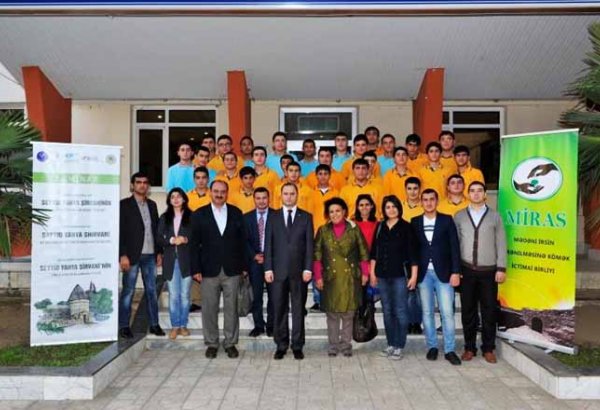 В Лянкяране прошел семинар, посвященный Сеиду Бакуви (фото)