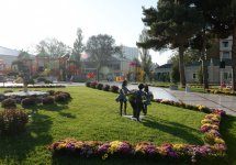 Президент Азербайджана принял участие в открытии хлебозавода и парка в Хатаинском районе Баку (ФОТО)