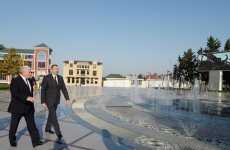 Президент Азербайджана принял участие в открытии хлебозавода и парка в Хатаинском районе Баку (ФОТО)
