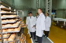 Президент Азербайджана принял участие в открытии хлебозавода и парка в Хатаинском районе Баку (ФОТО)