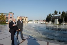 Президент Азербайджана принял участие в открытии хлебозавода и парка в Хатаинском районе Баку (ФОТО)