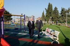 Президент Азербайджана принял участие в открытии хлебозавода и парка в Хатаинском районе Баку (ФОТО)