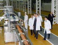 Президент Азербайджана принял участие в открытии хлебозавода и парка в Хатаинском районе Баку (ФОТО)