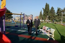 Президент Азербайджана принял участие в открытии хлебозавода и парка в Хатаинском районе Баку (ФОТО)