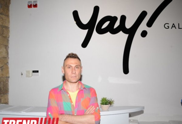 В галерее "YAY" открылась персональная выставка Али Гасанова "Vise-Versa" (ФОТО)