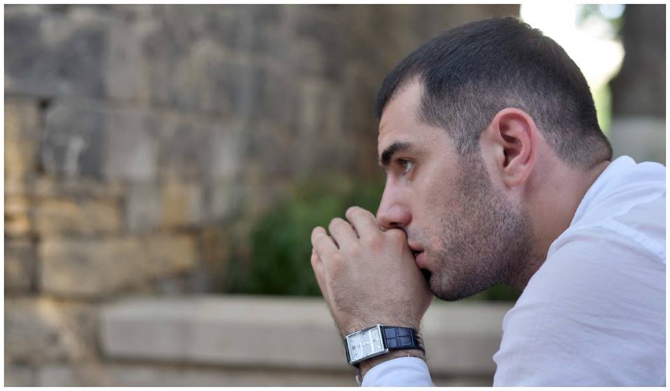 Победитель "Azəristar" Эльшан Джафарзаде реализует проект "Sev demə" (видео)