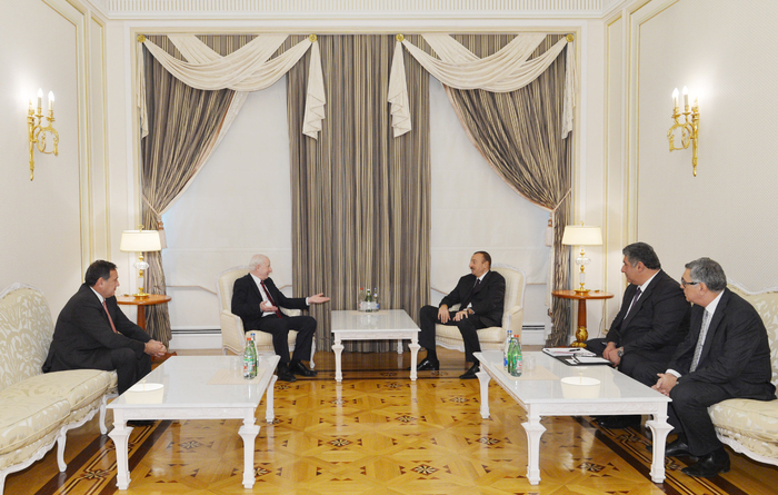 Президент Азербайджана принял главу Европейского олимпийского комитета (ФОТО)