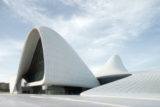 Новая фотосессия здания Центра Гейдара Алиева