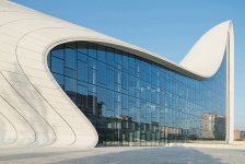 Новая фотосессия здания Центра Гейдара Алиева
