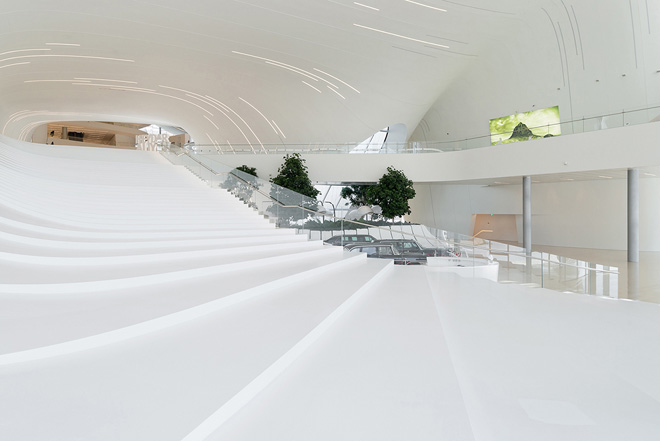 Новая фотосессия здания Центра Гейдара Алиева