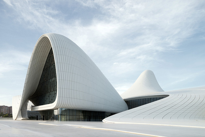 Новая фотосессия здания Центра Гейдара Алиева