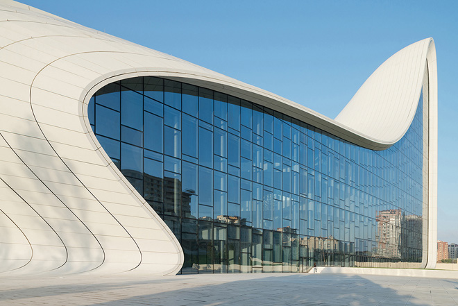 Новая фотосессия здания Центра Гейдара Алиева