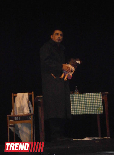 Две постановки в один день: в Баку стартовал экспериментальный театральный фестиваль "2+1" (ФОТО)