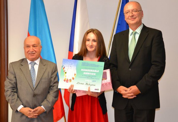 В Баку состоялась церемония награждения победителей "Международной выставки художественных произведений детей Лидице" (ФОТО)