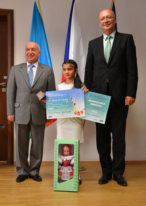В Баку состоялась церемония награждения победителей "Международной выставки художественных произведений детей Лидице" (ФОТО)