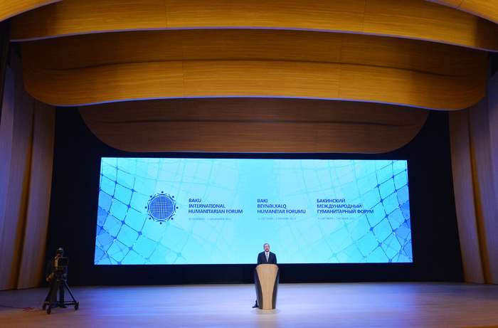 Президент Ильхам Алиев: Баку превратился в один из центров  международного сотрудничества (версия 3) (ФОТО)