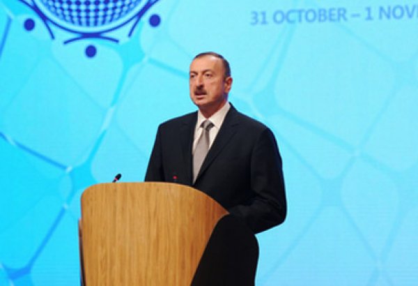 Президент Ильхам Алиев: Баку превратился в один из центров  международного сотрудничества (версия 3) (ФОТО)